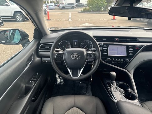 Used 2020 Toyota Camry LE image 14