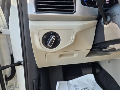 Used 2019 Volkswagen Atlas SEL Premium image 16