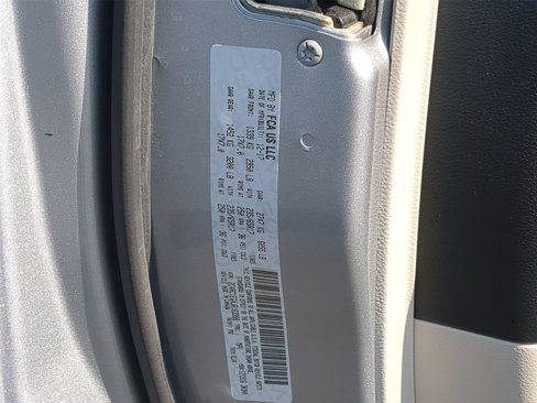 Used 2018 Chrysler Pacifica Touring-L Plus image 25