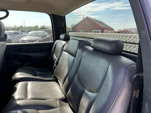 Used 2004 GMC Sierra 2500 SLE w/ Heavy-Duty Power Package image 31