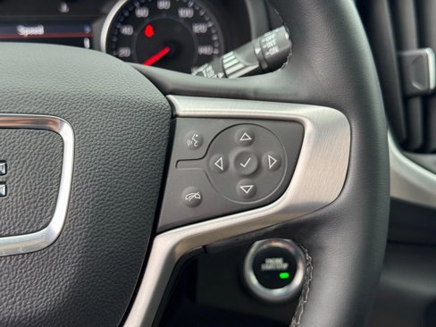 Used 2024 GMC Terrain SLT image 30