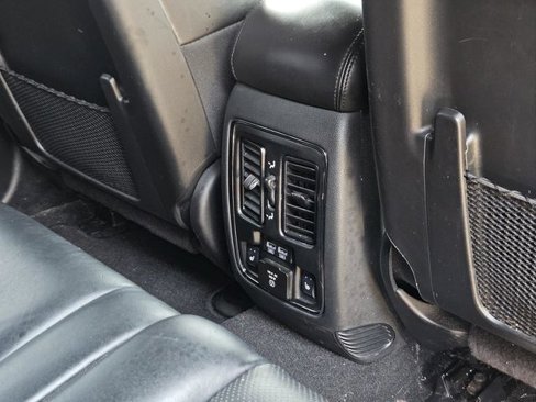 Used 2019 Jeep Grand Cherokee Limited w/ Luxury Group II image 34