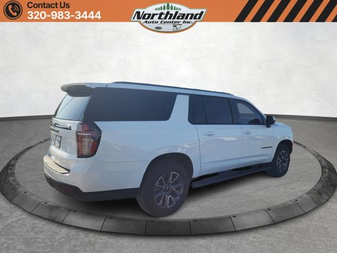 Used 2024 Chevrolet Suburban Z71 image 5