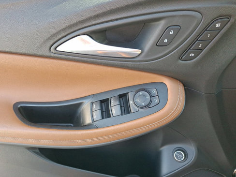 Used 2021 Buick Encore GX Essence w/ Advanced Technology Package image 13