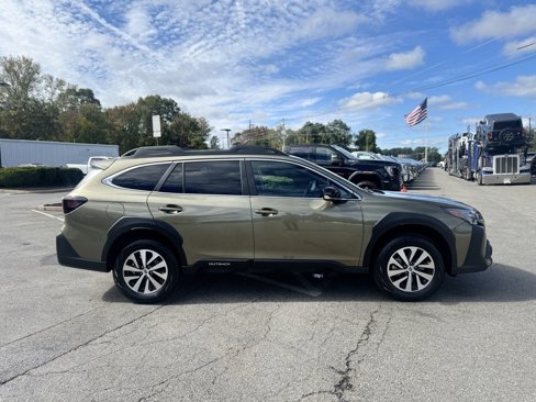 Used 2025 Subaru Outback Premium image 8