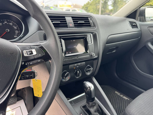 Used 2016 Volkswagen Jetta S image 19