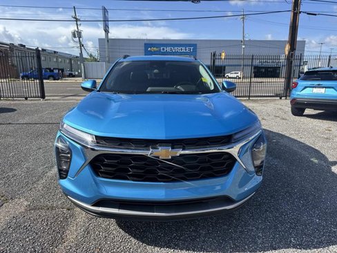 New 2025 Chevrolet Trax LT w/ Driver Confidence Package image 2