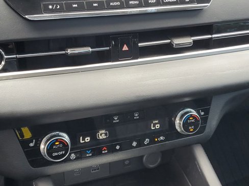 Used 2023 Mitsubishi Outlander SEL image 68