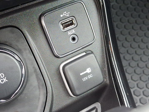 Used 2018 Jeep Compass Limited w/ Navigation Group image 24