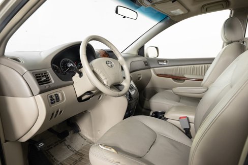 Used 2004 Toyota Sienna XLE Limited image 14