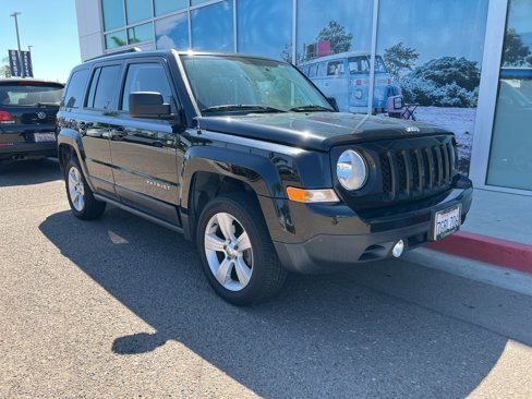Used 2014 Jeep Patriot Latitude w/ Sun/Sound Group image 2