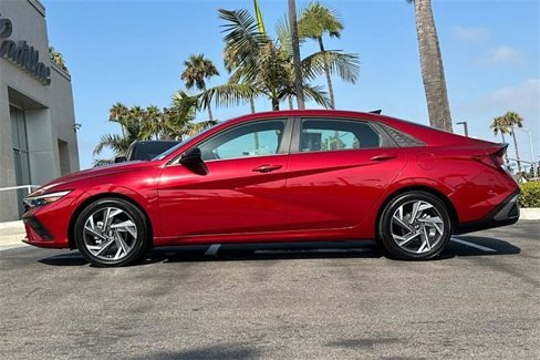 Certified 2025 Hyundai Elantra Sport image 7