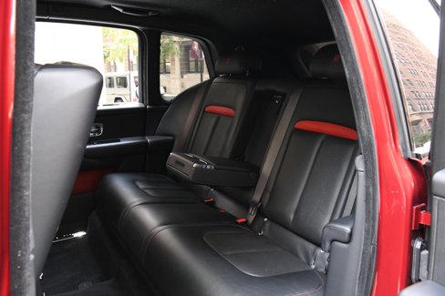 Used 2021 Rolls-Royce Cullinan Black Badge image 12