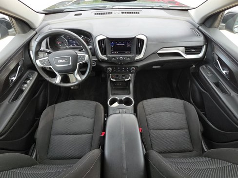 Used 2022 GMC Terrain SLE image 17
