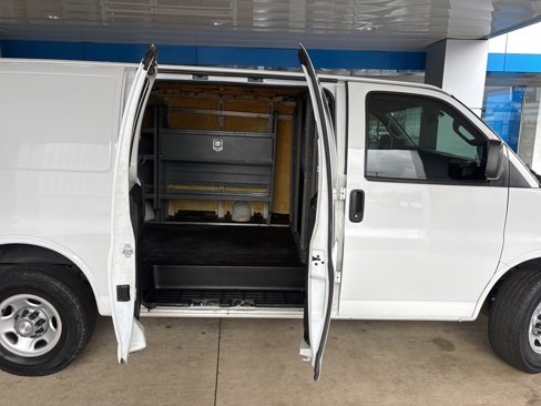 Used 2020 Chevrolet Express 2500 w/ Driver Convenience Package image 29