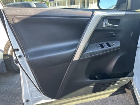 Used 2015 Toyota RAV4 Limited image 11