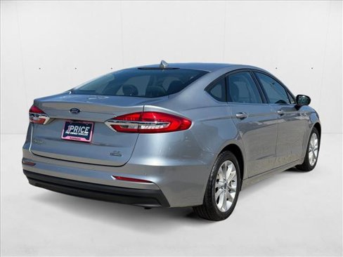 Used 2020 Ford Fusion SE image 5