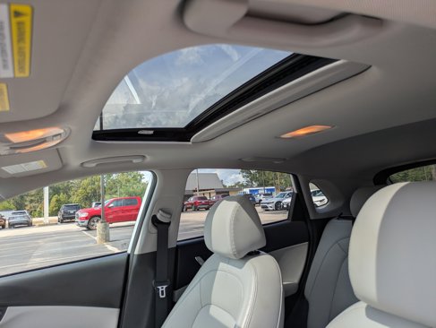 Used 2022 Hyundai Kona Limited image 12