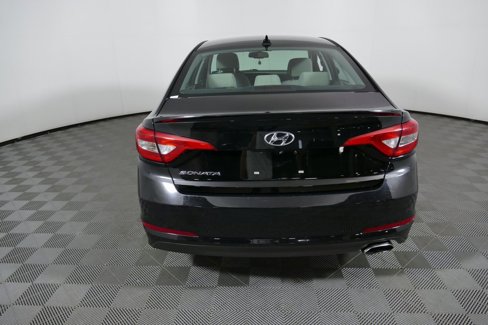 Used 2017 Hyundai Sonata SE image 4