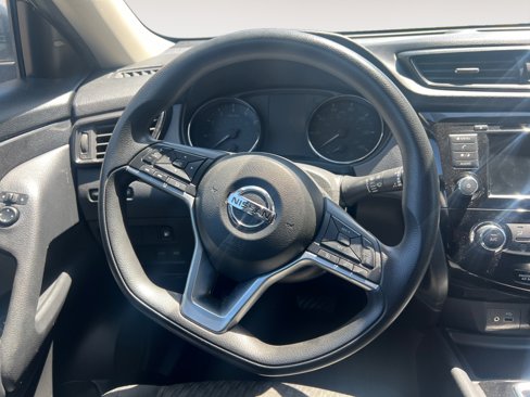 Used 2018 Nissan Rogue S image 12