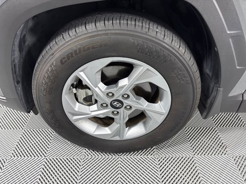 Used 2024 Hyundai Tucson SE image 12