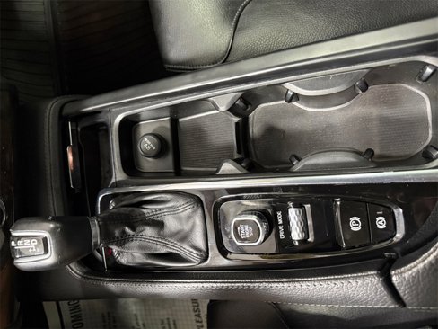 Used 2018 Volvo XC90 T5 Momentum w/ Convenience Package image 23