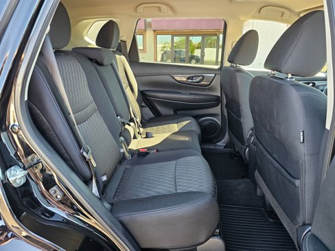 Used 2019 Nissan Rogue SV image 14
