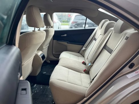 Used 2013 Toyota Camry L image 17