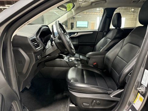 Used 2023 Ford Escape Platinum image 8