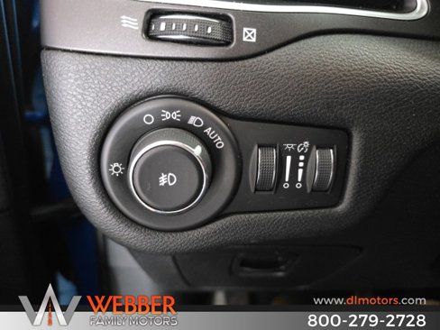 Used 2019 Jeep Cherokee Trailhawk w/ Cold Weather Group image 19