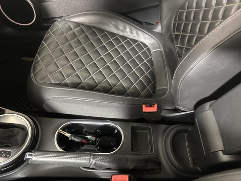 Used 2019 Volkswagen Beetle 2.0T image 19