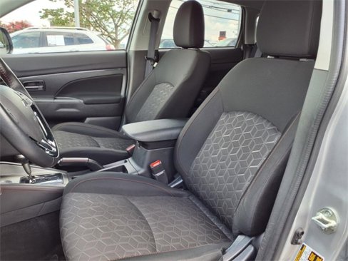 Used 2022 Mitsubishi Outlander Sport LE image 3