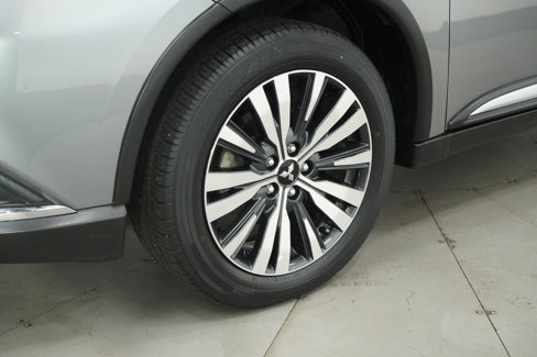 Used 2020 Mitsubishi Outlander SEL image 29