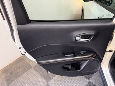 Used 2021 Jeep Compass Limited image 23