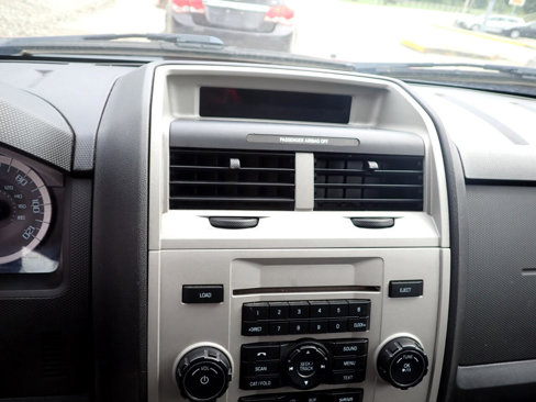 Used 2010 Ford Escape XLT image 25