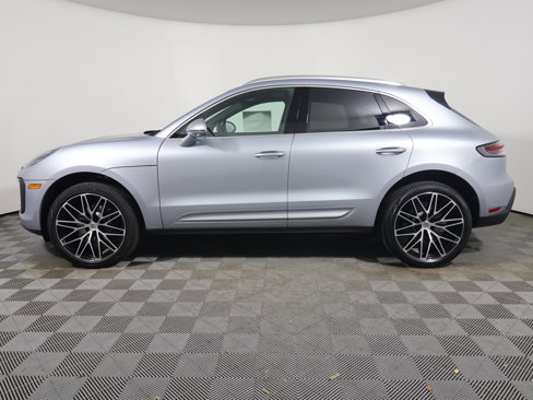 New 2025 Porsche Macan image 2