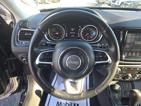 Used 2018 Jeep Compass Limited image 14