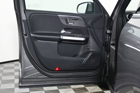 Used 2022 Mercedes-Benz GLB 250 4MATIC image 29