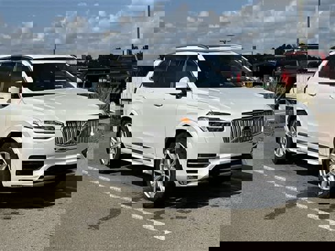 Used 2017 Volvo XC90 T6 Inscription w/ Vision Package image 22