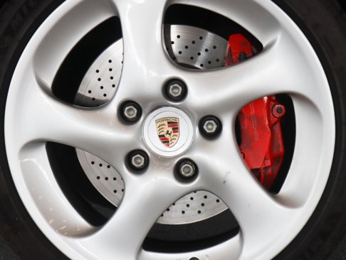 Used 2004 Porsche 911 Carrera 4S image 14