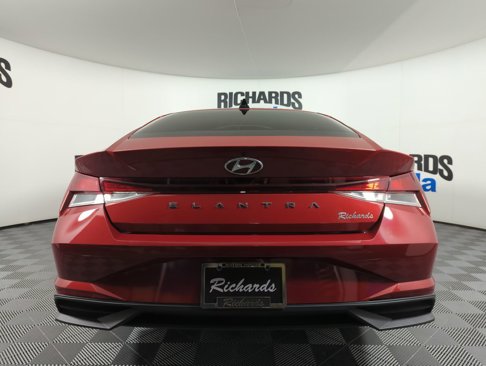 Used 2023 Hyundai Elantra SEL image 4