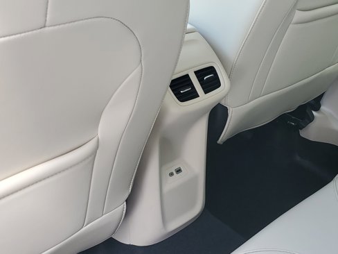 Used 2022 Buick Envision Essence w/ Safety Package image 14