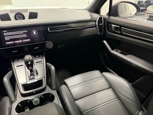 Used 2023 Porsche Cayenne GTS image 37