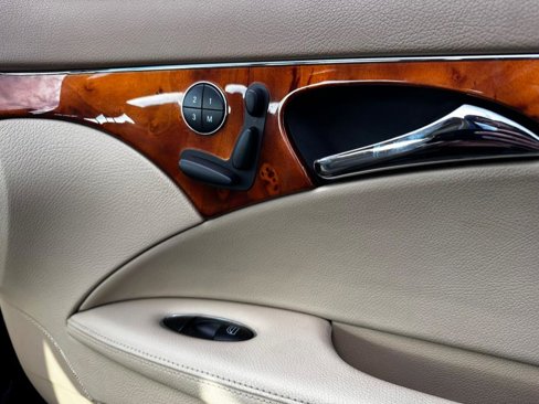 Used 2009 Mercedes-Benz E 350 4MATIC Sedan image 28