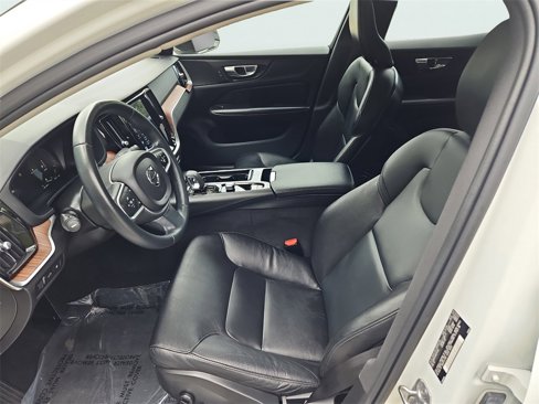 Used 2022 Volvo S60 T8 R-Design Expression image 31