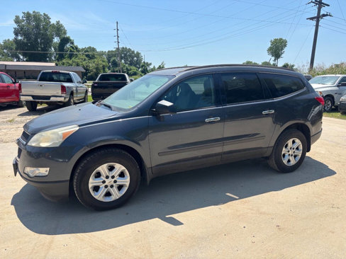 Used 2011 Chevrolet Traverse LS image 9