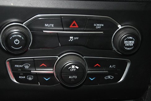 Used 2017 Dodge Charger SXT w/ Navigation & Travel Group image 9
