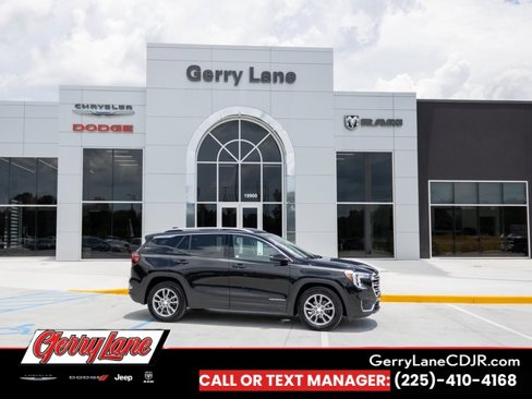 Used 2024 GMC Terrain SLT image 1