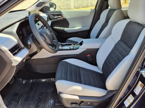 New 2025 Mitsubishi Outlander SE image 13