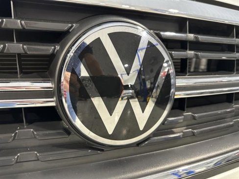 Used 2024 Volkswagen Jetta SE image 9